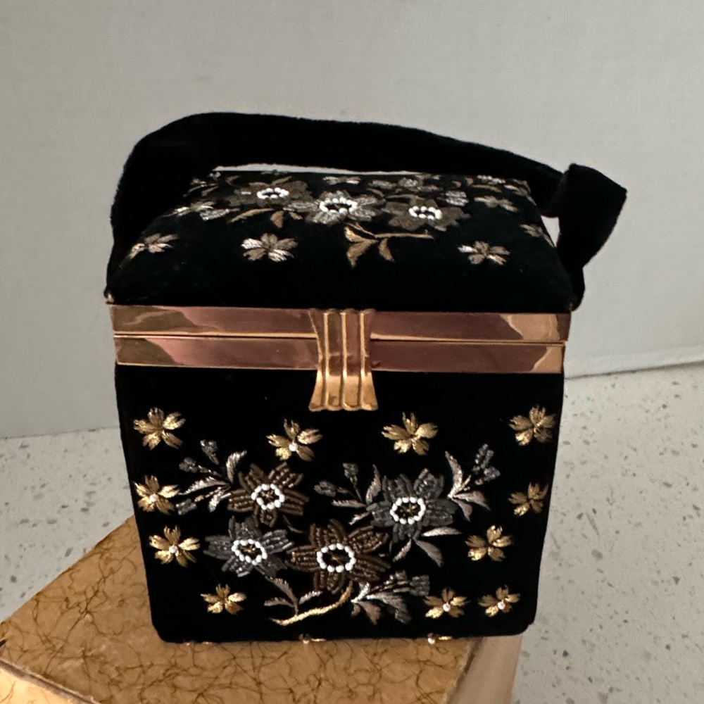vintage 60s JAPAN ART INDUSTRIES velvet box purse